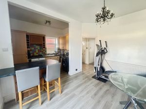 Kitchen diner- click for photo gallery